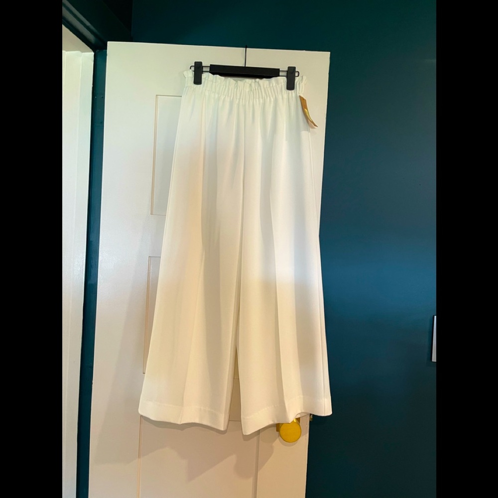White wide leg pants with elastic waist